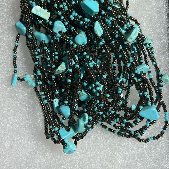 Multi-Strand faux Turquoise beaded necklace w/magnetic clasp - Picture 5 of 7